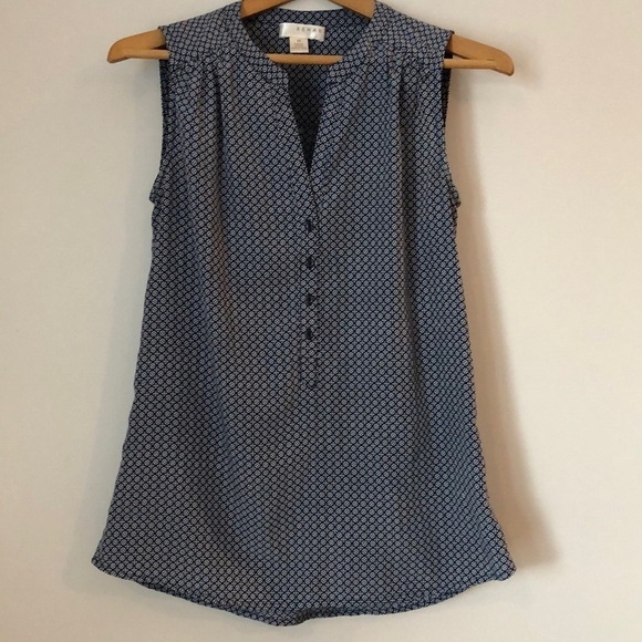 Kenar Shirt SZ XS Sleeveless Soft and Flowy 3/4 button closure in front V-Neck - Picture 2 of 11